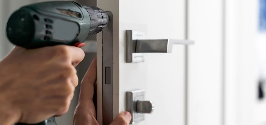 Locksmith For Lock Replacement Near Me in Tampa, FL