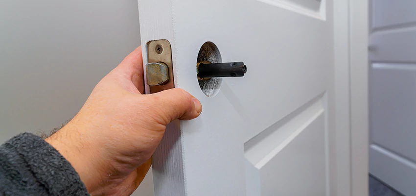 Nighttime Locksmith For Lock Repair in Tampa, FL