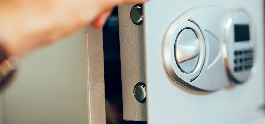 Fingerprint Safe Openers in Tampa, FL
