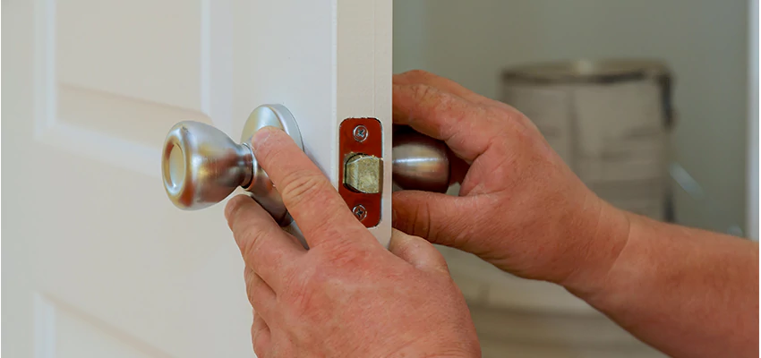 AAA Locksmiths For lock Replacement in Tampa, Florida