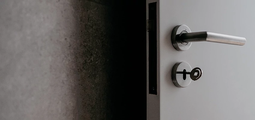 Front Door Handle Repair And Installation in Tampa, FL