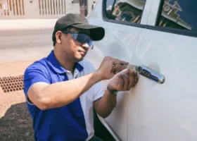 Car Locksmith in Tampa, FL